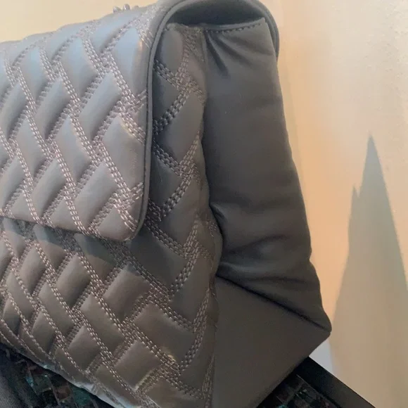 Kurt Geiger London  Kensington Drench Quilted XXL Shoulder Bag - Picture 11 of 15